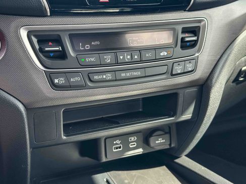 Used 2025 Honda Ridgeline Sport image 33
