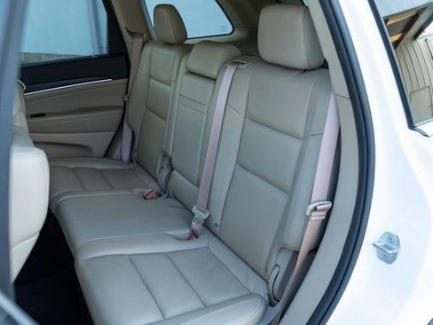 Used 2021 Jeep Grand Cherokee Limited image 14