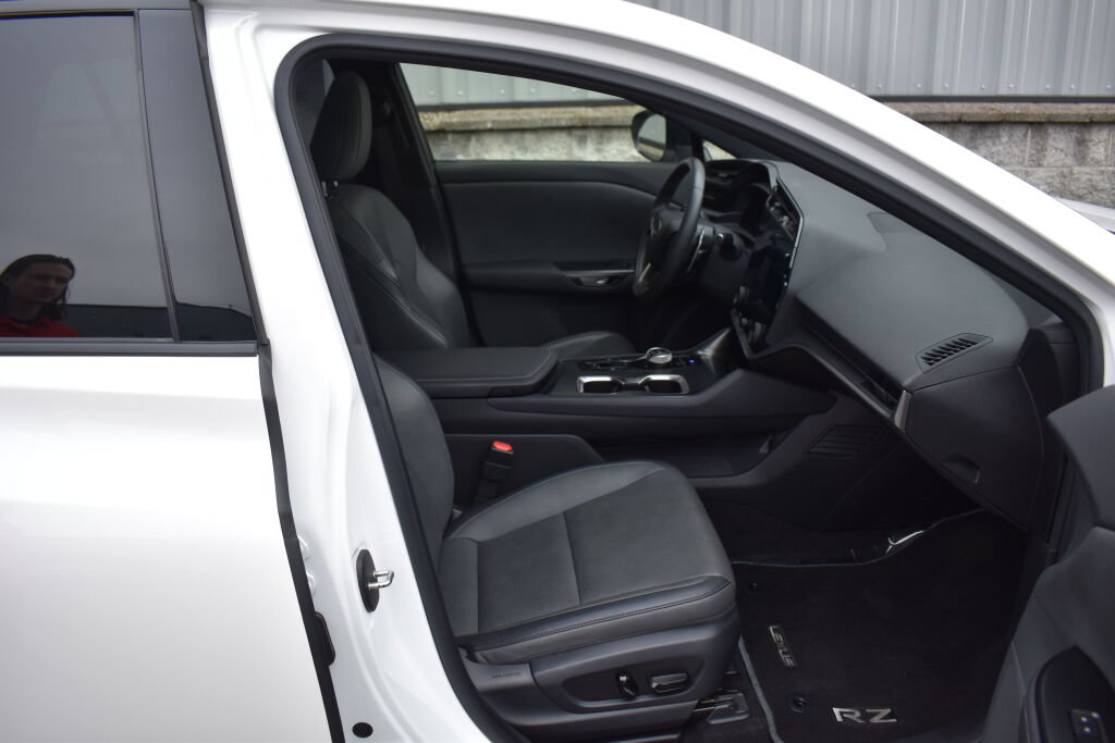 Used 2023 Lexus RZ 450e Premium w/ Technology Package AWD/4WD image 25