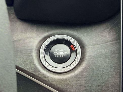 Used 2024 Jeep Grand Cherokee Limited image 19