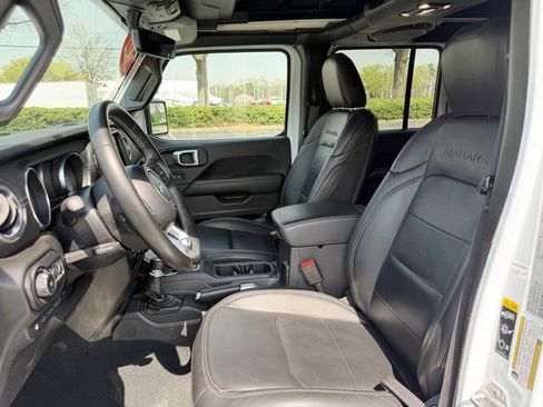 Used 2022 Jeep Wrangler Unlimited Sahara w/ Safety Group image 15