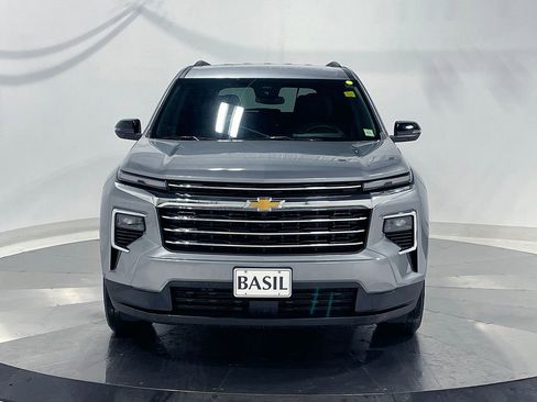 Used 2026 Chevrolet Traverse LT AWD/4WD image 9
