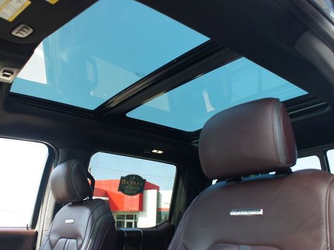 Used 2015 Ford F150 Platinum w/ Equipment Group 701A Luxury image 6