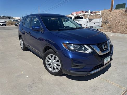 Used 2017 Nissan Rogue S image 3