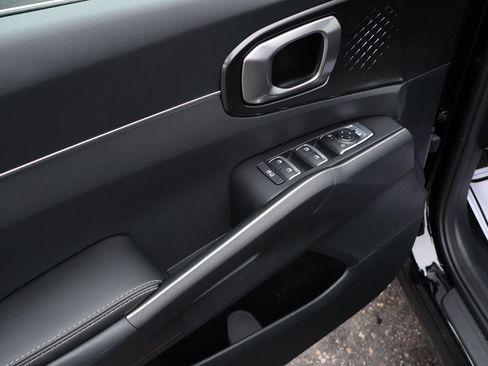 New 2026 Kia Sorento S FWD image 17