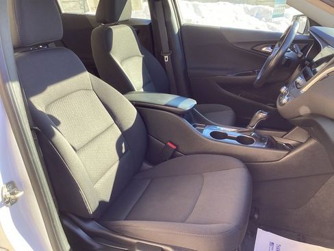 Used 2019 Chevrolet Malibu RS image 15