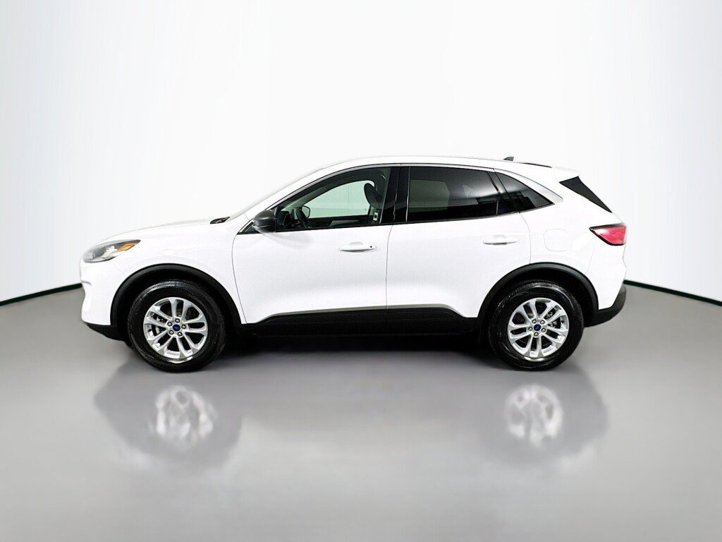 Used 2022 Ford Escape SE AWD/4WD image 2