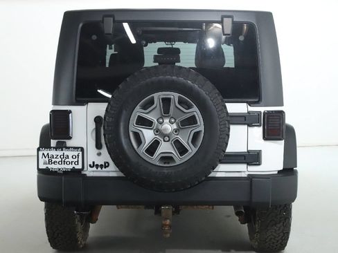 Used 2017 Jeep Wrangler Rubicon w/ Connectivity Group AWD/4WD image 35