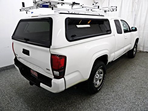 Used 2020 Toyota Tacoma SR image 5