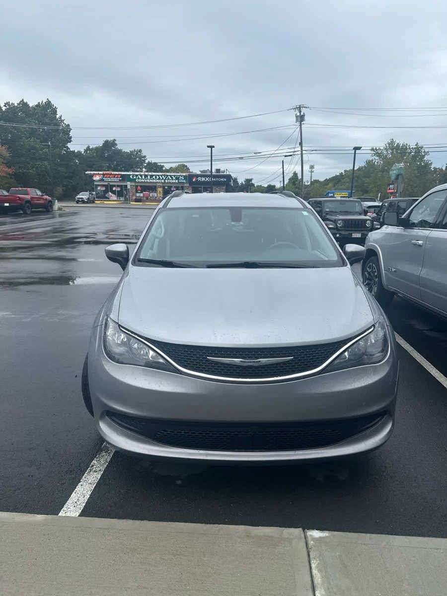 Used 2021 Chrysler Voyager Lxi FWD image 3