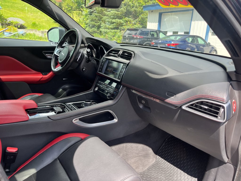 Used 2018 Jaguar F-PACE S AWD/4WD image 26