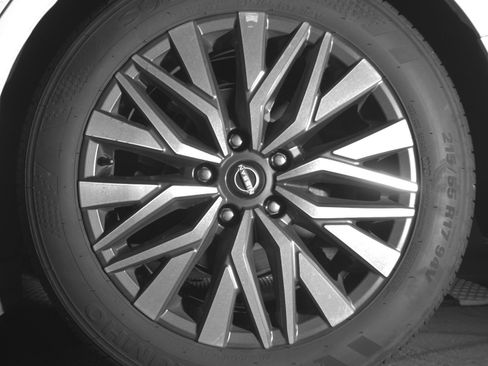 Used 2025 Nissan Altima 2.5 SV image 14