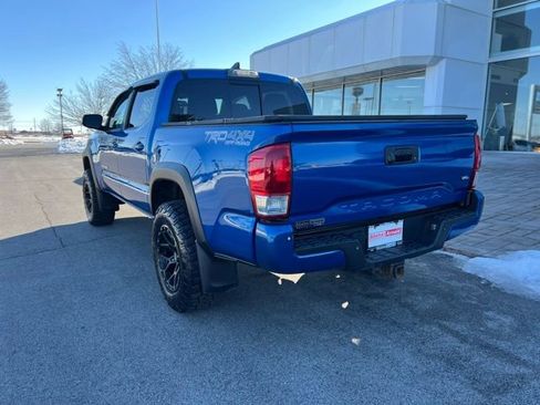Used 2017 Toyota Tacoma 4x4 Double Cab image 8