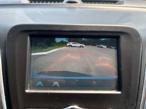 Used 2018 Chevrolet Equinox LT FWD image 33