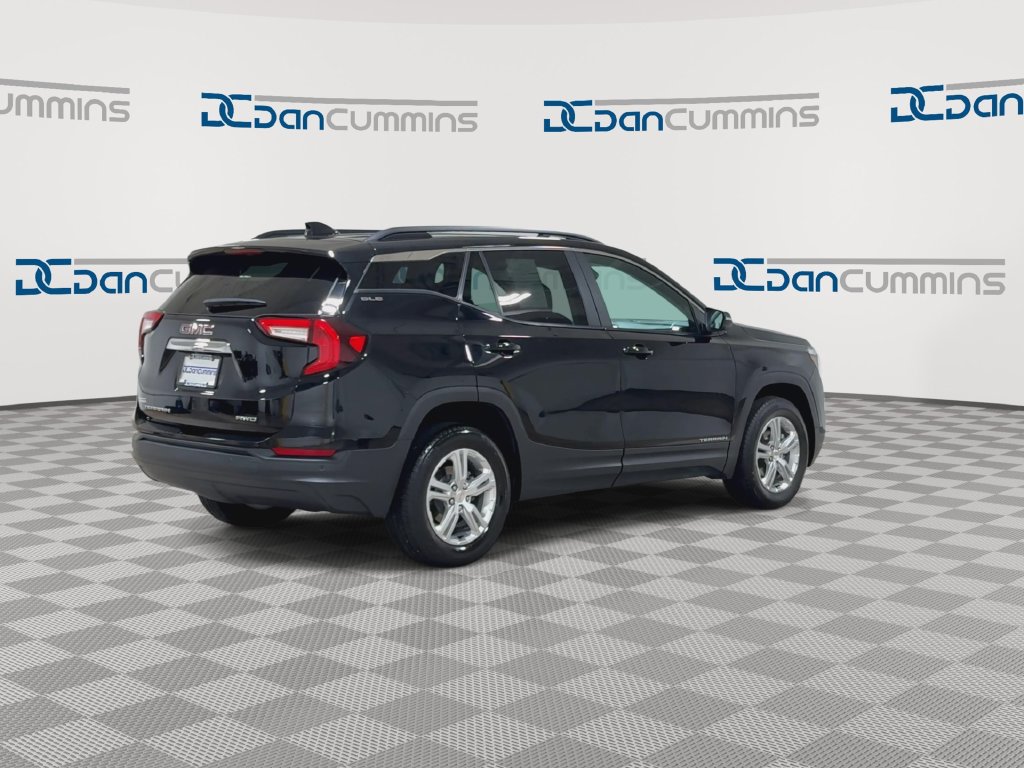 Used 2024 GMC Terrain SLE w/ Driver Convenience Package AWD/4WD image 8