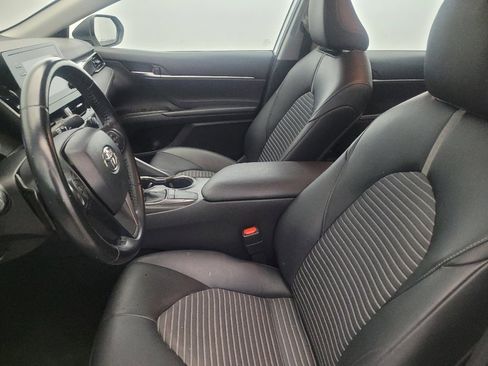 Used 2022 Toyota Camry SE image 17