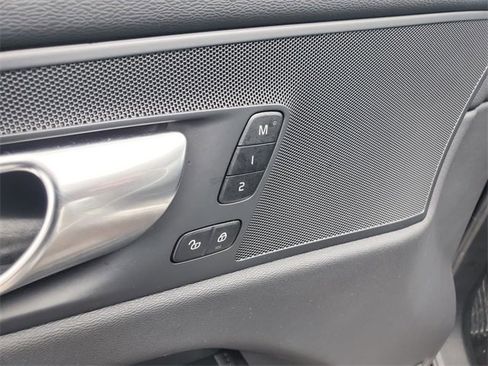 Certified 2025 Volvo XC60 B5 Plus image 11