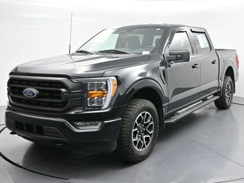 Used 2022 Ford F150 XLT w/ Equipment Group 302A High AWD/4WD image 3
