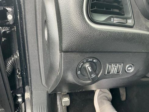 Used 2022 Dodge Challenger GT image 14