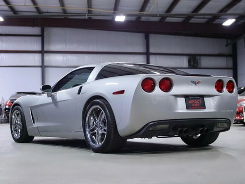 Used 2006 Chevrolet Corvette Coupe 2D image 18