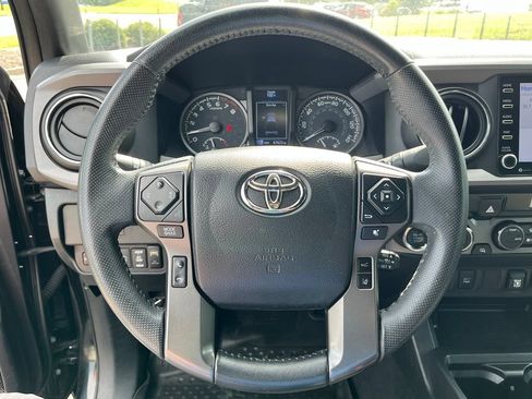 Used 2021 Toyota Tacoma TRD Sport AWD/4WD image 21