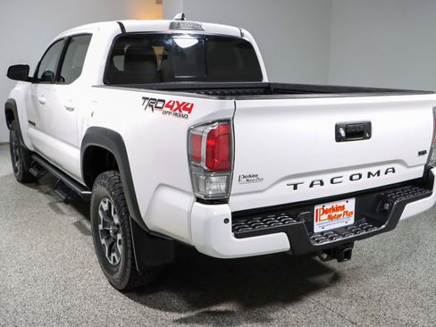 Used 2023 Toyota Tacoma TRD Off-Road w/ Technology Package AWD/4WD image 9