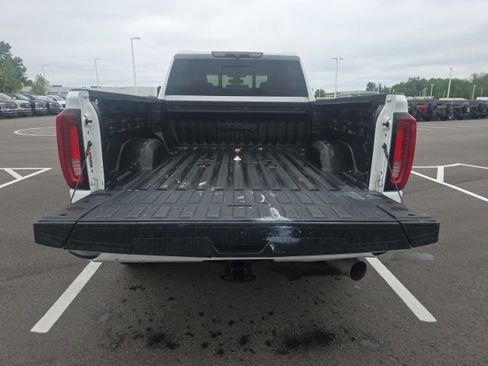Used 2023 GMC Sierra 2500 AT4 w/ AT4 Preferred Package AWD/4WD image 12