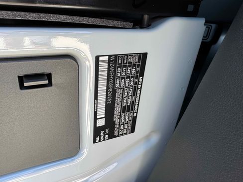 New 2025 Mercedes-Benz Sprinter 2500 image 32