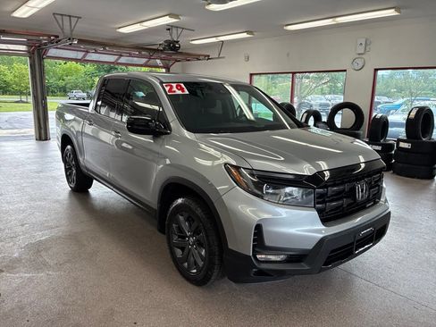 Used 2024 Honda Ridgeline Sport image 1