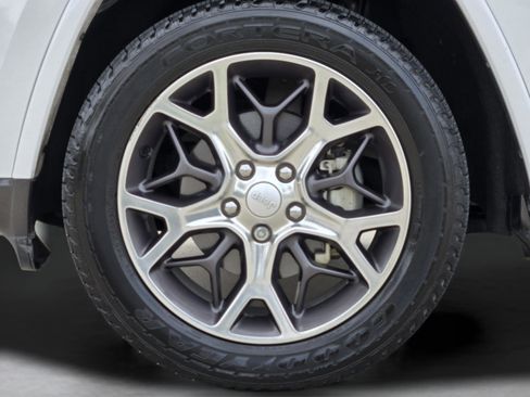 Used 2018 Jeep Grand Cherokee Limited image 40