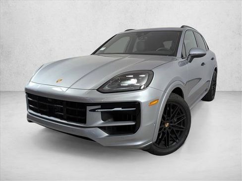Used 2025 Porsche Cayenne image 1