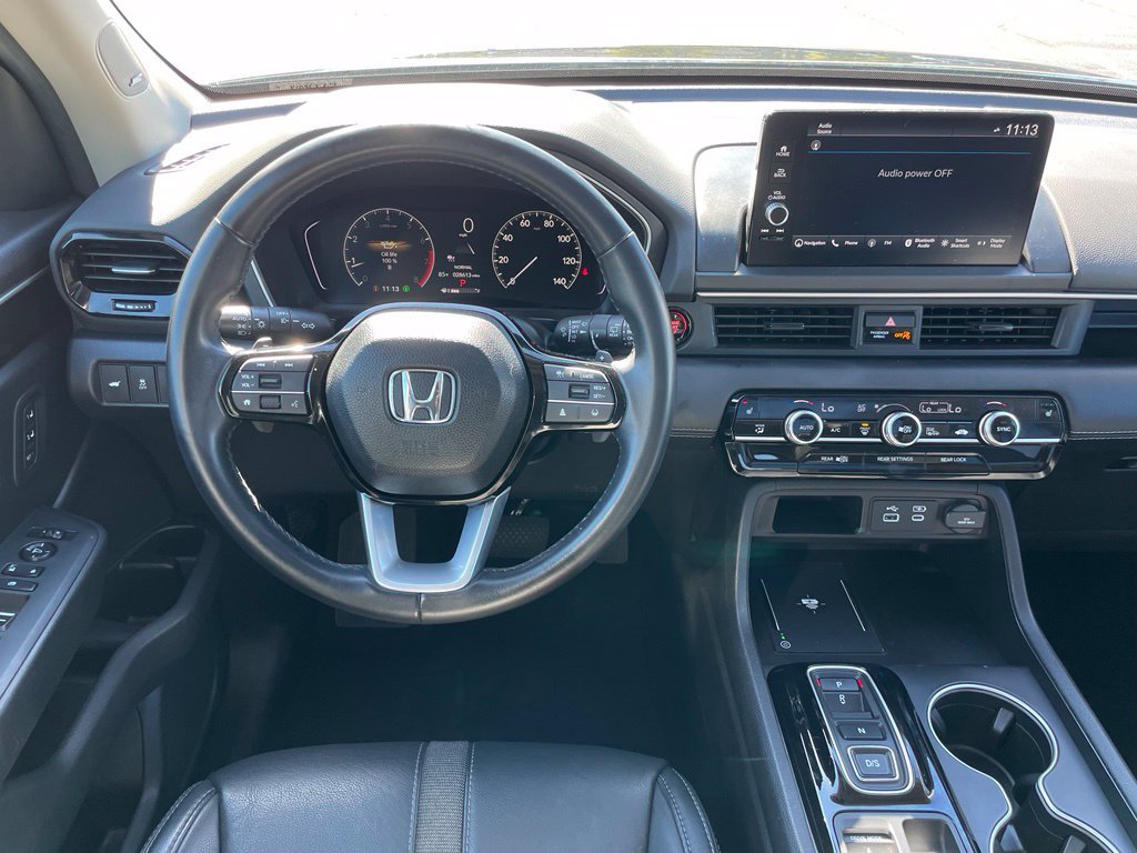 Certified 2025 Honda Pilot Touring image 11
