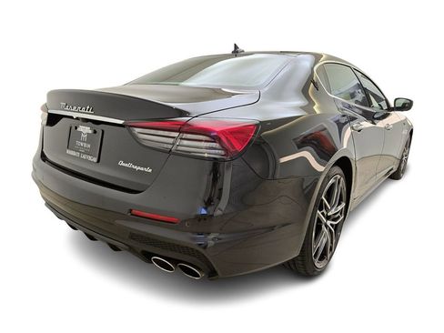 Used 2022 Maserati Quattroporte Modena image 9