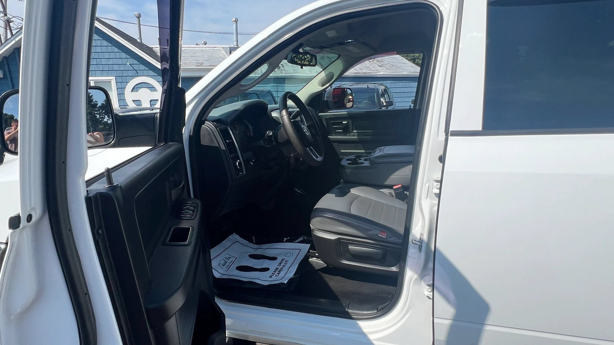 Used 2016 RAM 2500 Tradesman w/ Chrome Appearance Group AWD/4WD image 9