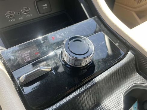 Used 2025 Jeep Grand Cherokee Limited w/ Luxury Tech Group II image 42