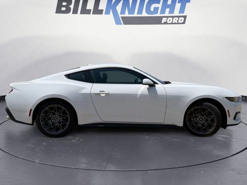 Used 2025 Ford Mustang Coupe RWD image 6