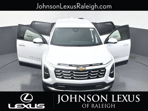 Used 2025 Chevrolet Equinox LT FWD image 33