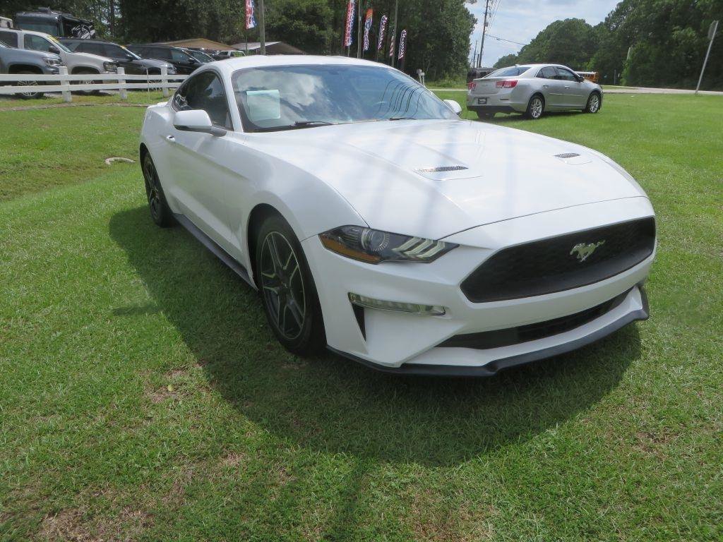 Used 2020 Ford Mustang Premium RWD image 4