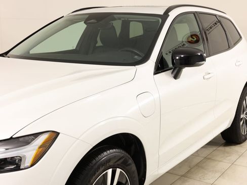 Used 2024 Volvo XC60 T8 Core image 48
