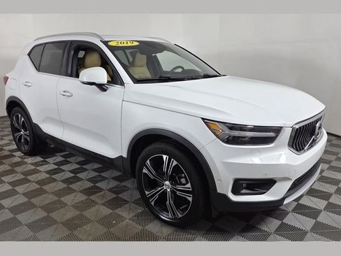 Used 2019 Volvo XC40 T5 Inscription image 1