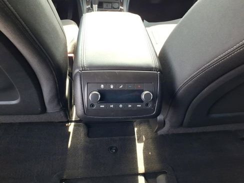 Used 2016 Chevrolet Traverse LT image 16