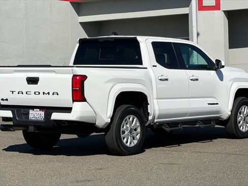 Certified 2024 Toyota Tacoma SR5 w/ SR5 Upgrade Package AWD/4WD image 2
