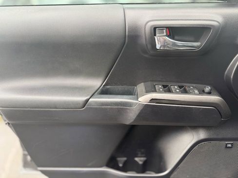 Used 2021 Toyota Tacoma TRD Off-Road w/ TRD Premium Off Road Package image 14