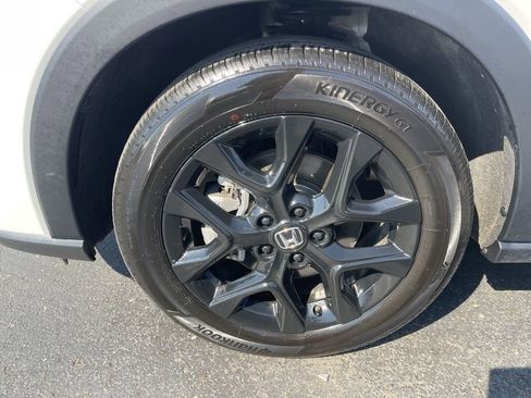 Used 2025 Honda HR-V Sport image 2