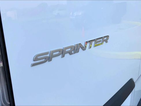 Used 2023 Mercedes-Benz Sprinter 2500 image 29