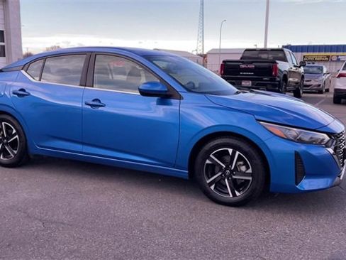 Used 2024 Nissan Sentra SV image 3