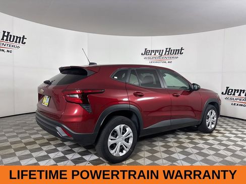 Used 2025 Chevrolet Trax LS FWD image 5