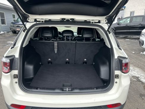 Used 2021 Jeep Compass Latitude image 24