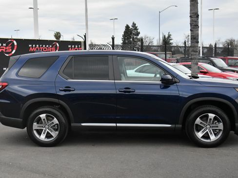 Used 2024 Honda Pilot EX-L image 9