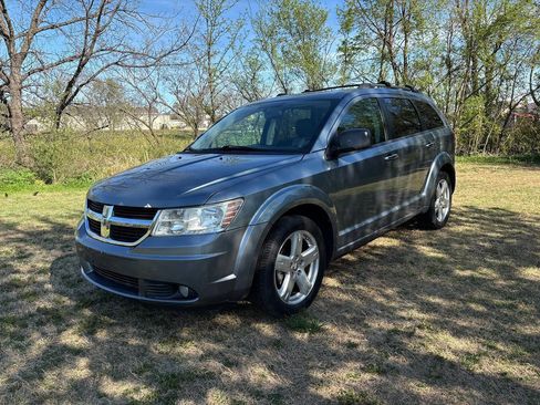 Used 2009 Dodge Journey R/T w/ Flexible Seating Group image 1